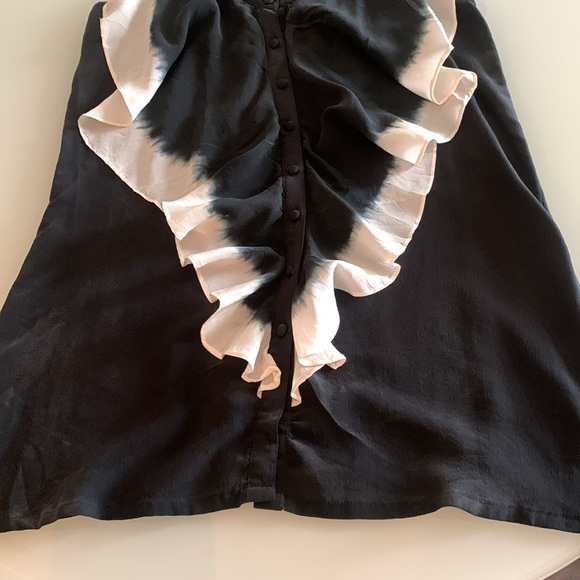 Trinity black and cream ruffle, tie dye sleeveless blouse, size medium. - Picture 6 of 9